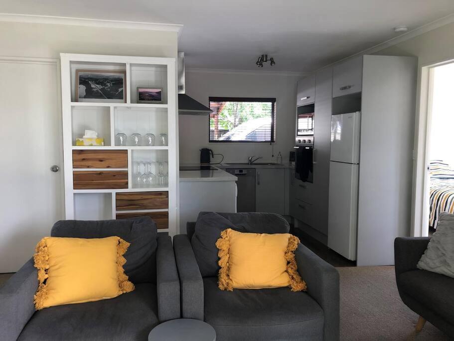 Sunny Escape In Old Cromwell Villa Ngoại thất bức ảnh